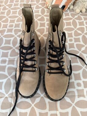 Sorel- Women's Beige Lace-Up Combat Boots
